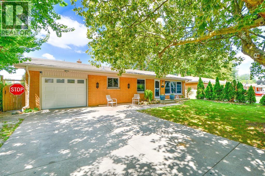 4-bedroom Single Family at 116 Queens Avenue, Leamington — primary photograph