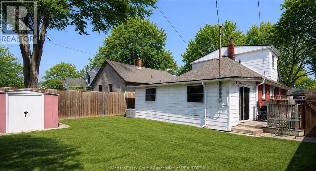 3-bedroom Single Family at 1067 St. Louis, Windsor — photograph 2