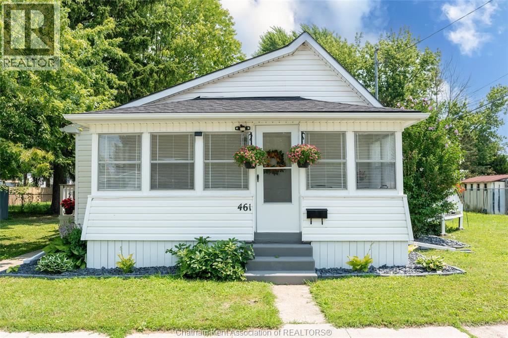 Single Family — 461 Selkirk Street, Wallaceburg, Ontario