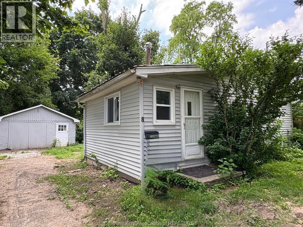 2-bedroom Single Family at 8 Siskind Court, Chatham — photograph 2