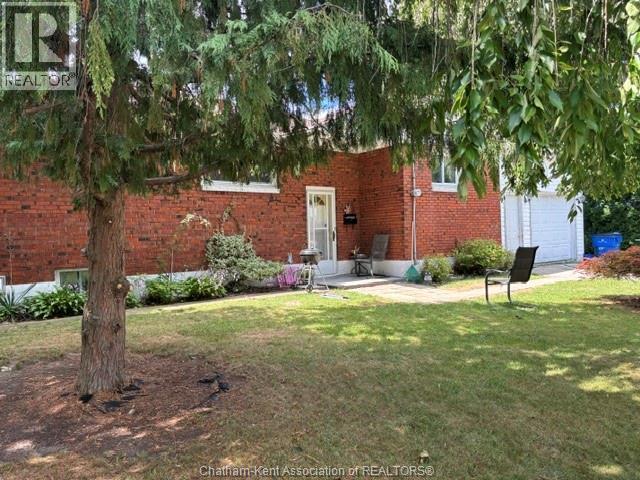 3-bedroom Single Family at 141 Ellis Street, Chatham — photograph 2