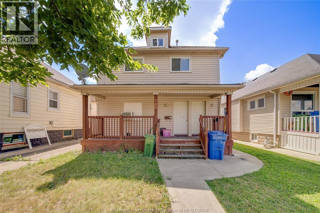3-bedroom Single Family at 989 Windsor Avenue, Windsor — primary photograph