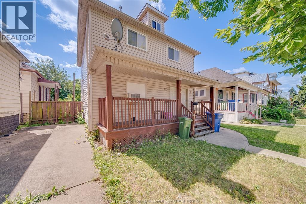 3-bedroom Single Family at 989 Windsor Avenue, Windsor — photograph 2