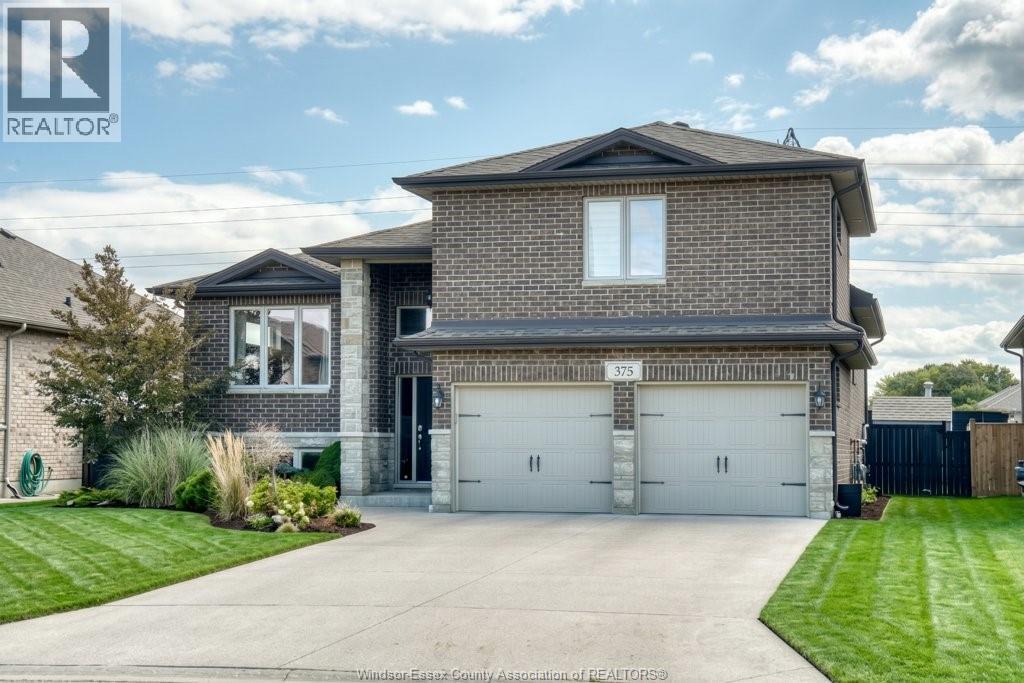 5-bedroom Single Family at 375 Piroli Crescent, Lakeshore — photograph 2