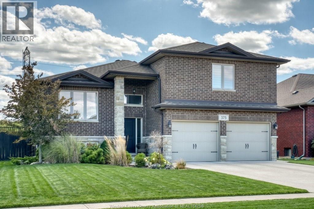 5-bedroom Single Family at 375 Piroli Crescent, Lakeshore — photograph 3