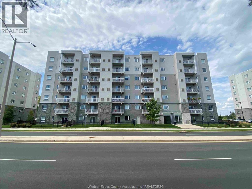 2-bedroom Single Family at 1611 Banwell Road #217, Windsor — photograph 2