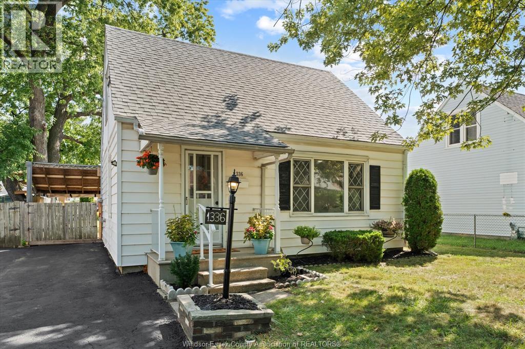 2-bedroom Single Family at 1336 Partington, Windsor — photograph 3