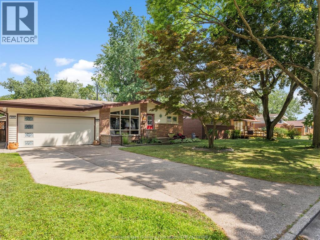 Single Family — 3694 Askin, Windsor, Ontario