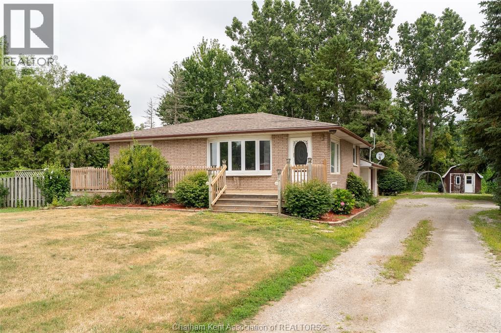 3-bedroom Single Family at 12129 Base Line, Thamesville — photograph 3