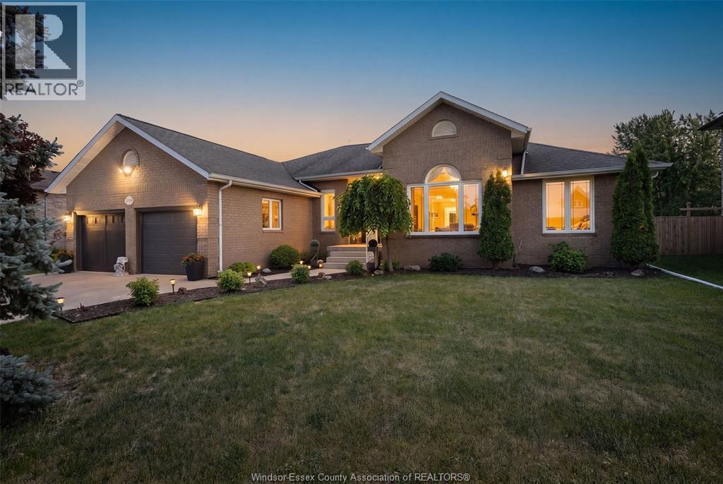 5-bedroom Single Family at 12339 Funaro Crescent, Tecumseh — primary photograph