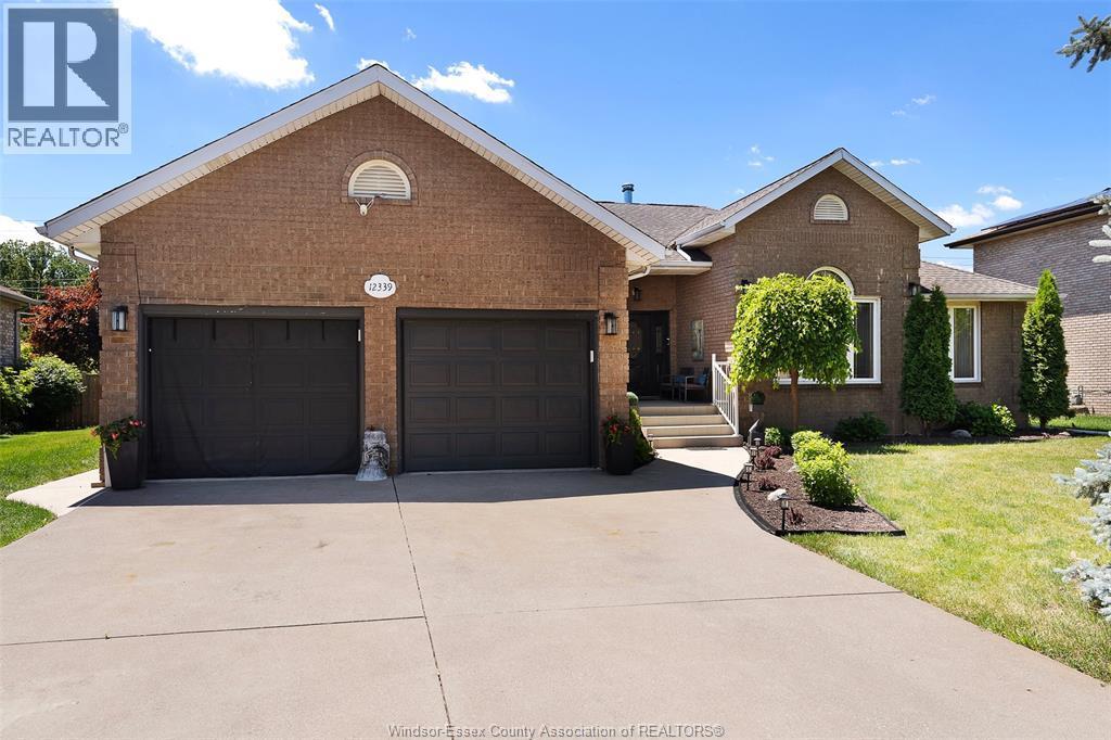 5-bedroom Single Family at 12339 Funaro Crescent, Tecumseh — photograph 3