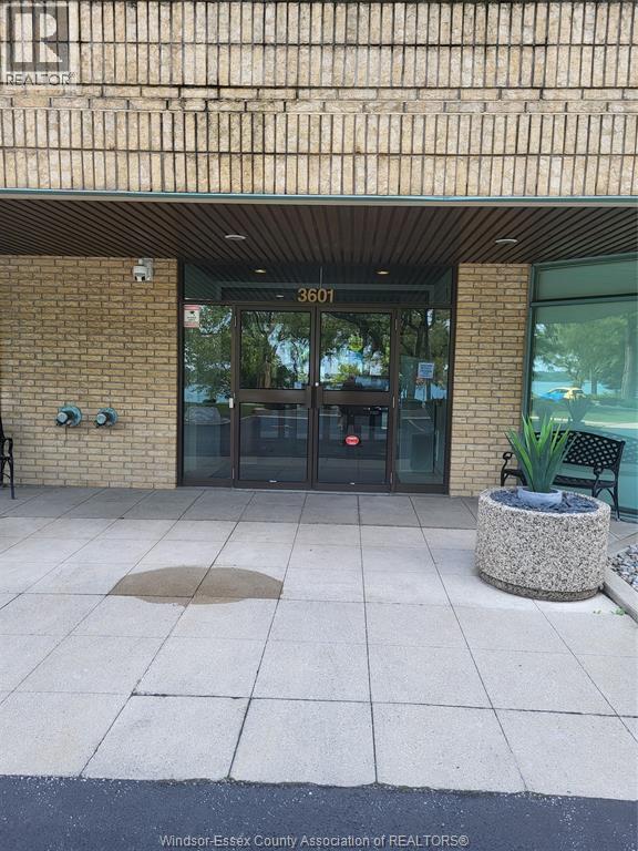 3-bedroom Single Family at 3601 Riverside Drive #1006, Windsor — photograph 3