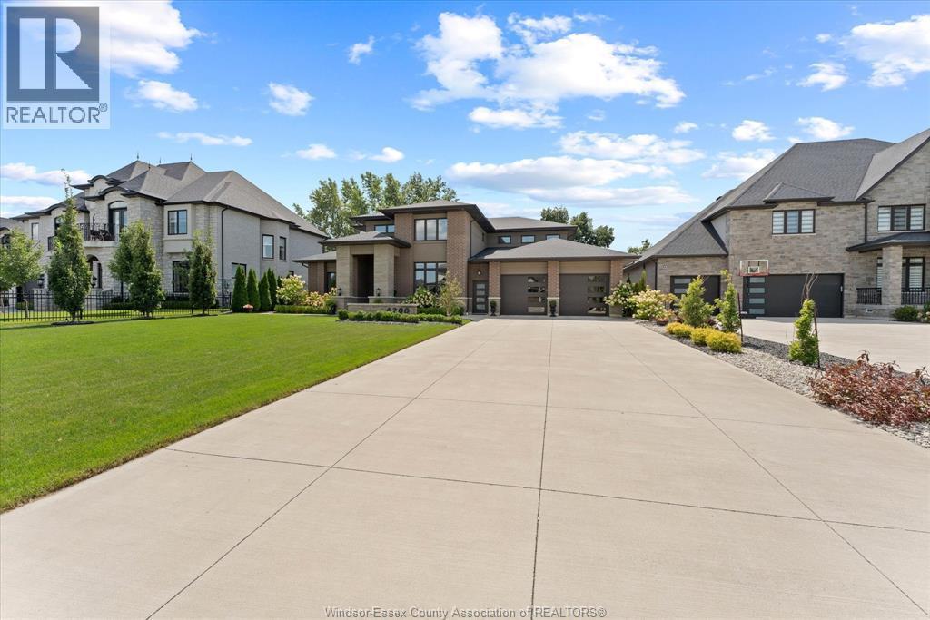 6-bedroom Single Family at 4200 Donato Drive, LaSalle — photograph 3