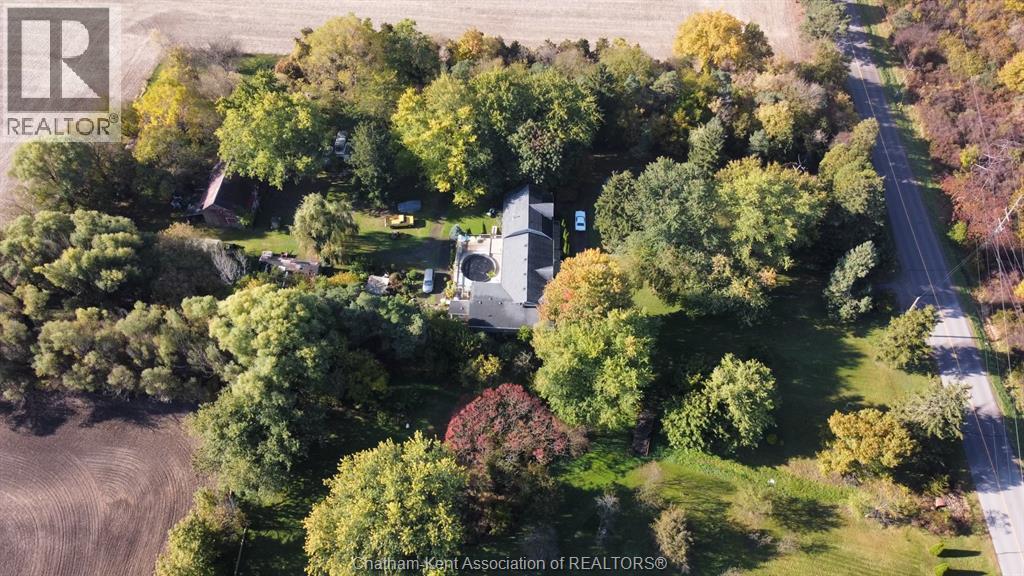 5-bedroom Single Family at 12578 Mitton Line, Ridgetown — photograph 3