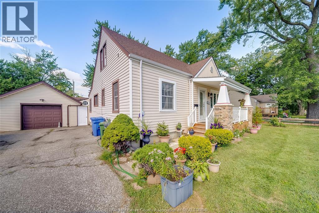 4-bedroom Single Family at 1055 Jefferson Boulevard, Windsor — photograph 3