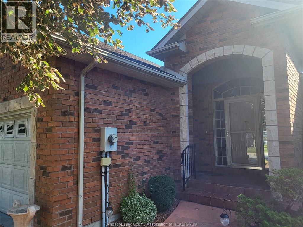 3-bedroom Single Family at 1410 Poisson Street, Tecumseh — photograph 3