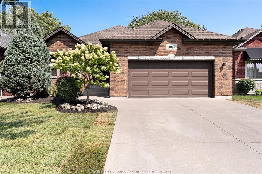 4-bedroom Single Family at 11892 Boulder Crescent, Windsor — photograph 2