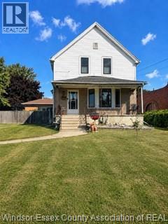 4-bedroom Single Family at 934 Grand Marais, Windsor — photograph 2
