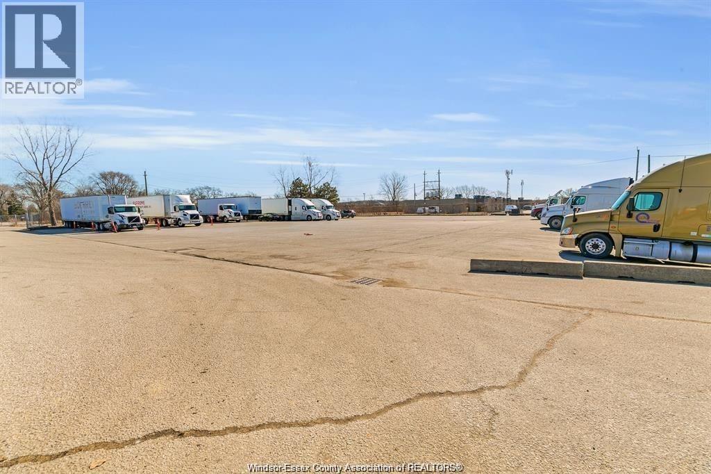 Industrial at 3324 Marentette Avenue, Windsor — photograph 3