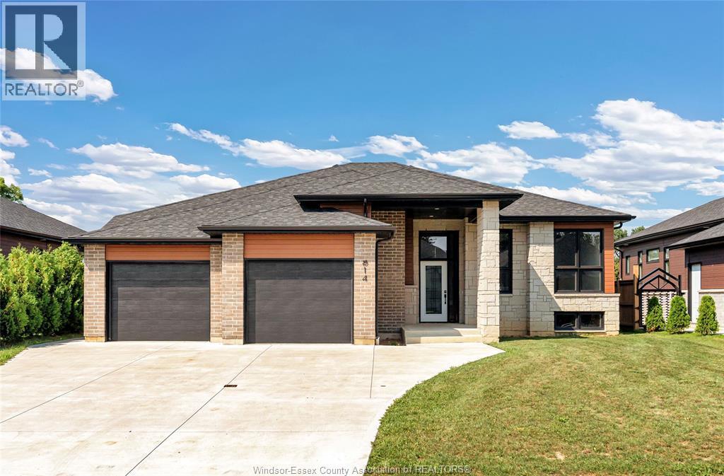 Single Family — 14 Woodland Street, Kingsville, Ontario
