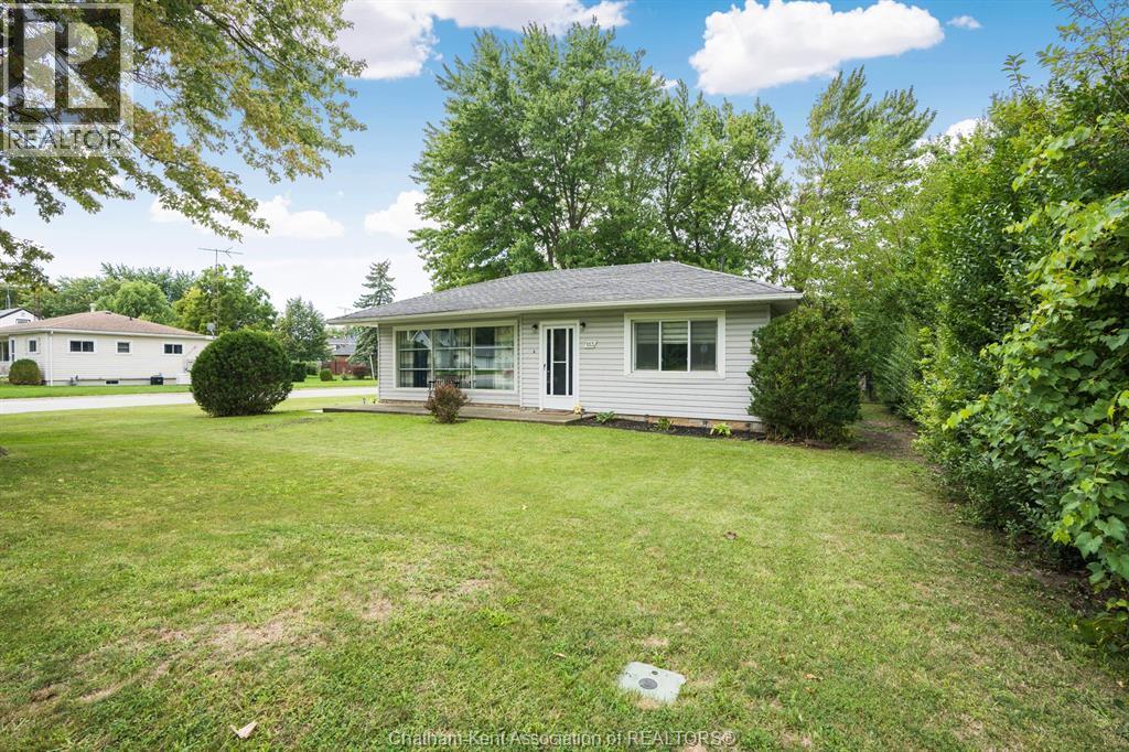 2-bedroom Single Family at 113 Queen St Street, Tilbury — primary photograph