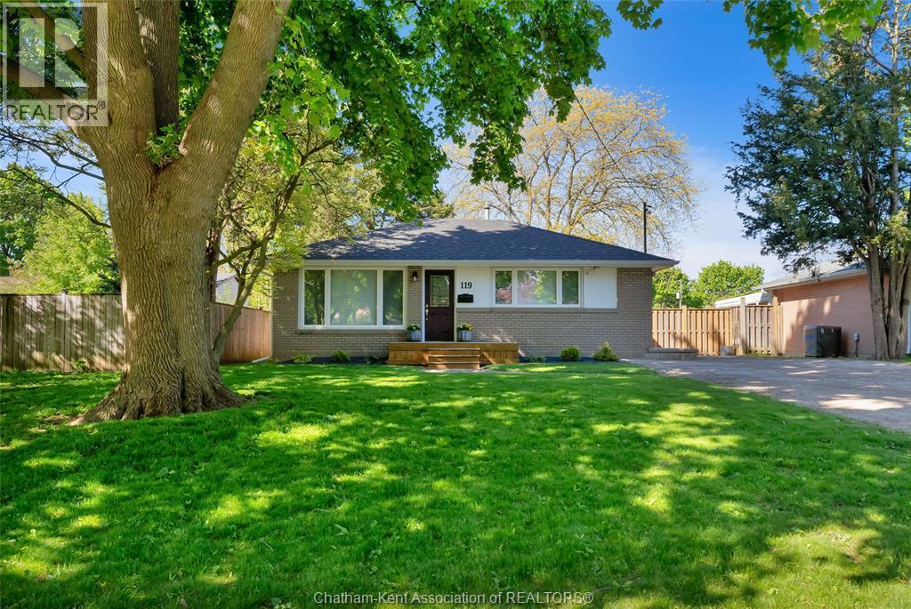 Single Family — 119 Burton Avenue, Chatham, Ontario