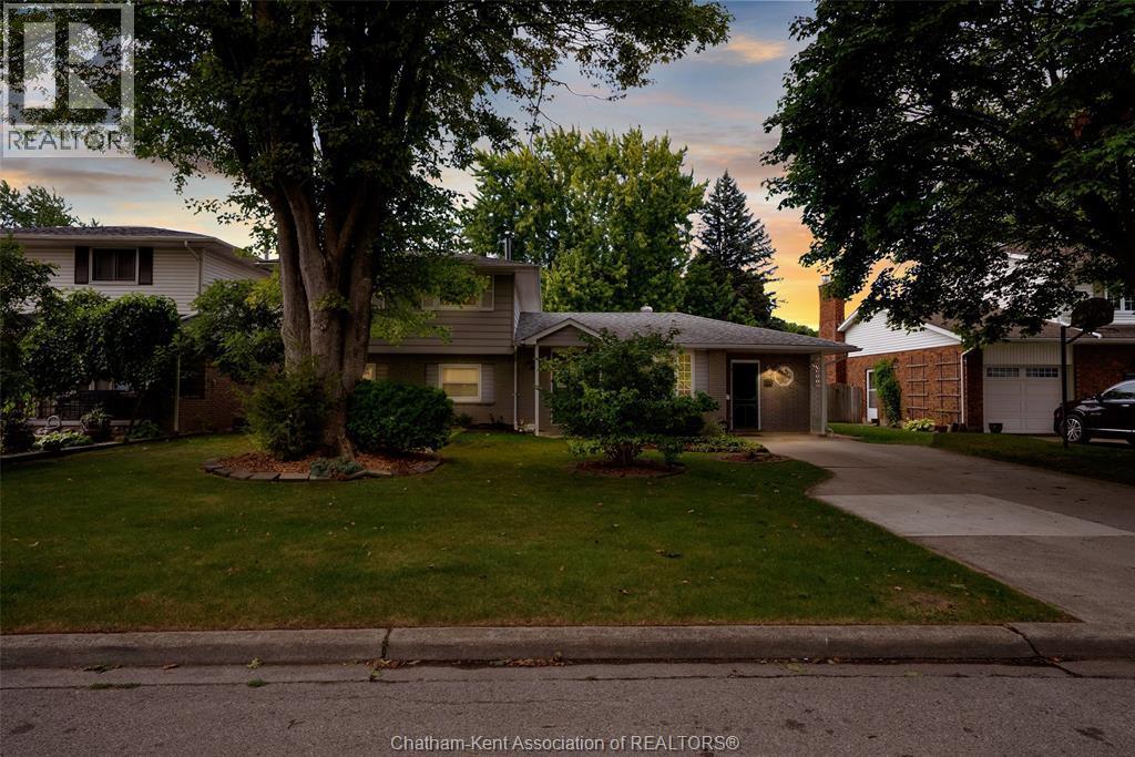 3-bedroom Single Family at 25 Sylvester Drive, Chatham — photograph 3