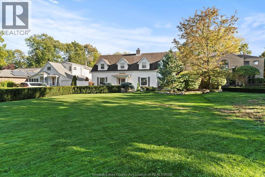 4-bedroom Single Family at 6545 Riverside Drive, Windsor — photograph 2