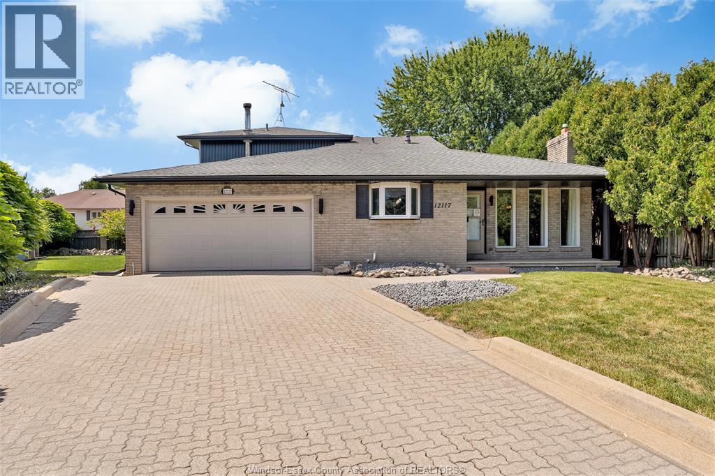 4-bedroom Single Family at 12117 Valente Court, Tecumseh — primary photograph