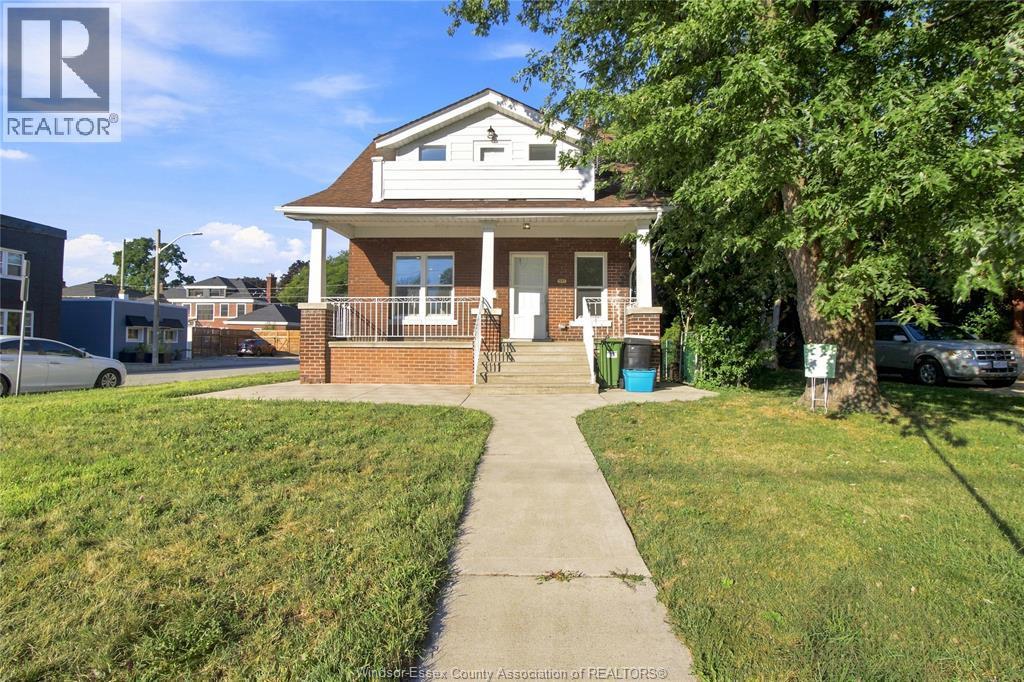 3-bedroom Single Family at 1597 Pelissier Street, Windsor — photograph 2