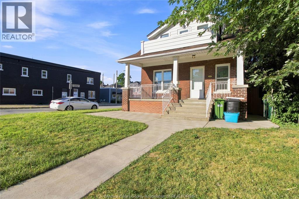 3-bedroom Single Family at 1597 Pelissier Street, Windsor — photograph 3
