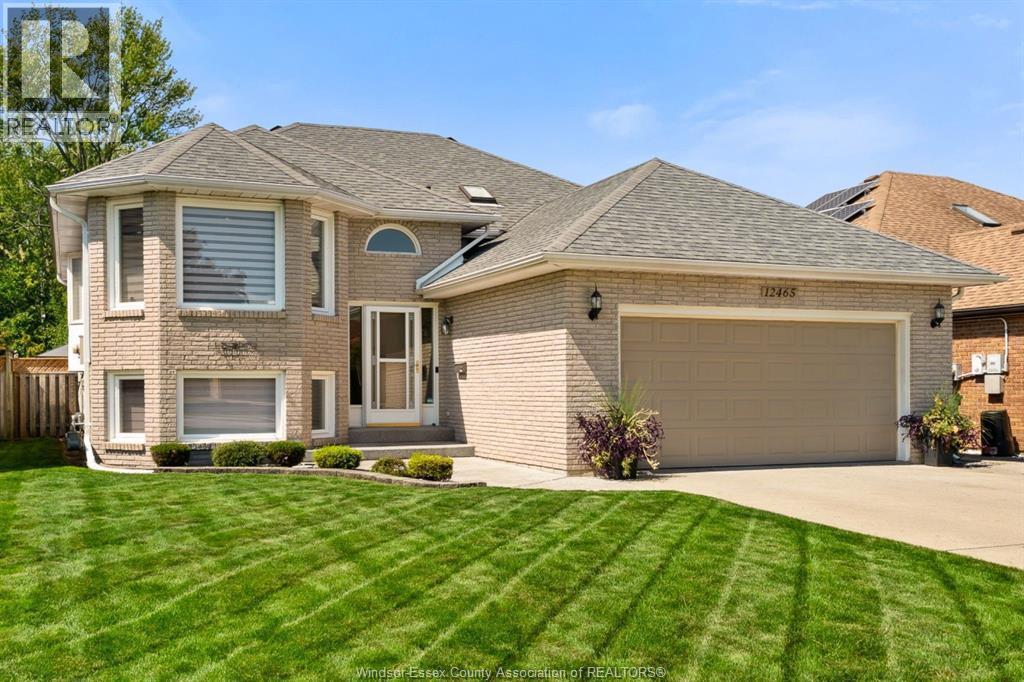 5-bedroom Single Family at 12465 Lanoue, Tecumseh — primary photograph