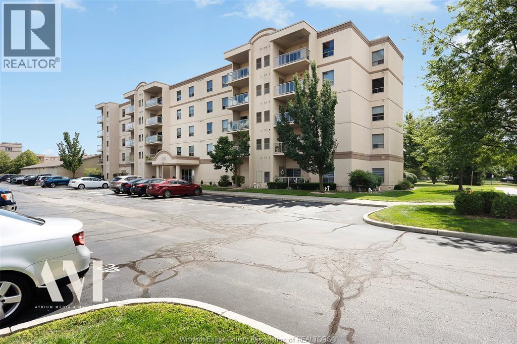 Single Family — 325 Village Grove, Tecumseh, Ontario