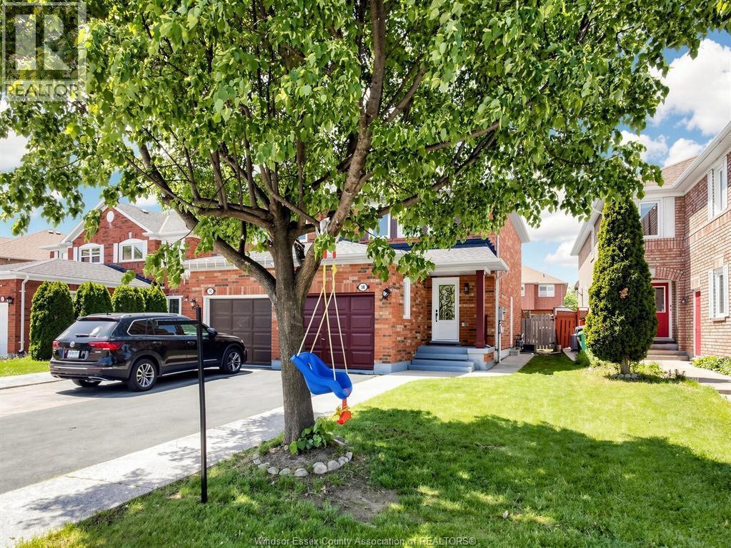 3-bedroom Single Family at 16 Mount Fuji Crescent, Brampton — photograph 2