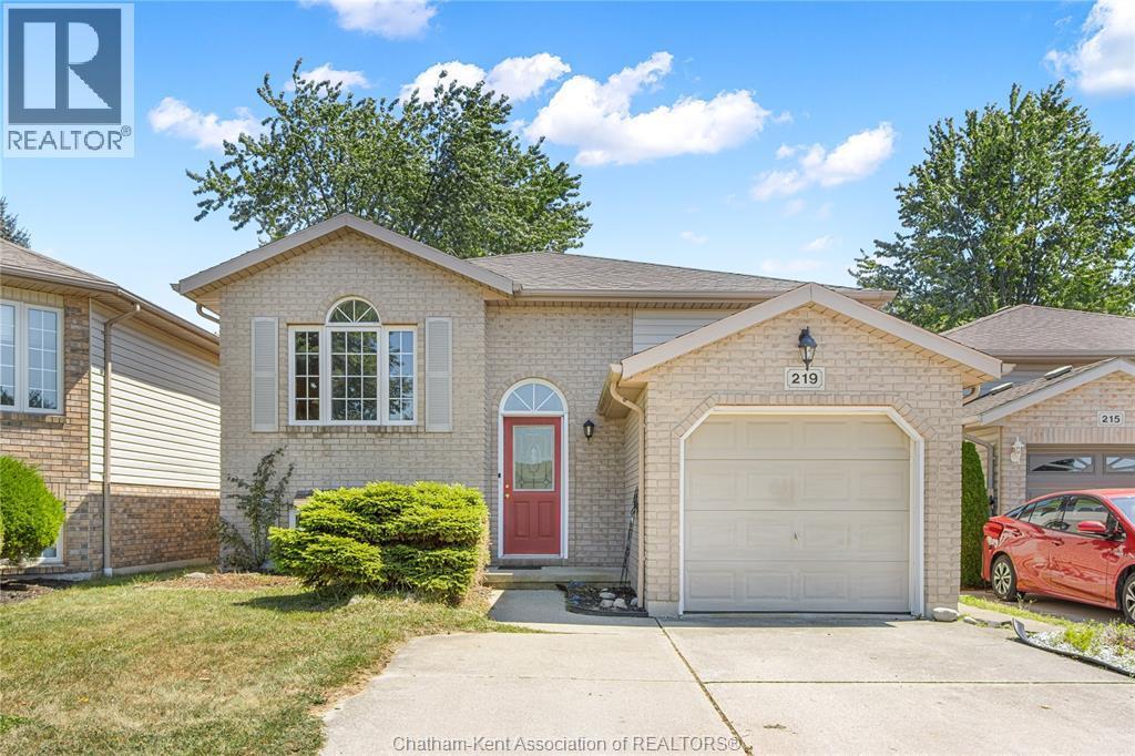 Single Family — 219 Greenfield Lane, Chatham, Ontario