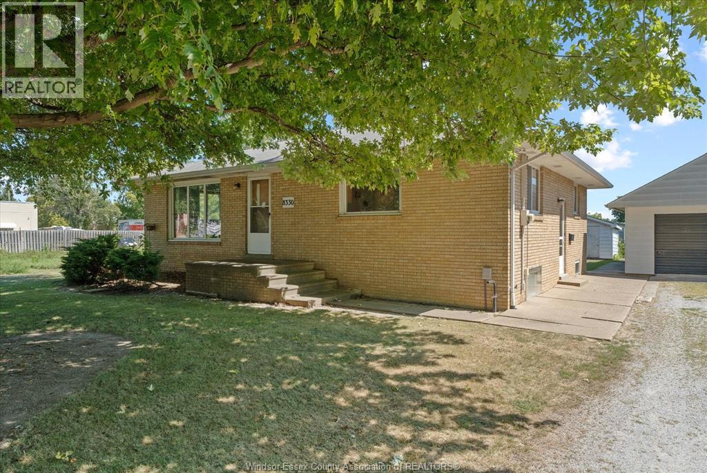 3-bedroom Single Family at 8330 Malden Road, LaSalle — photograph 2