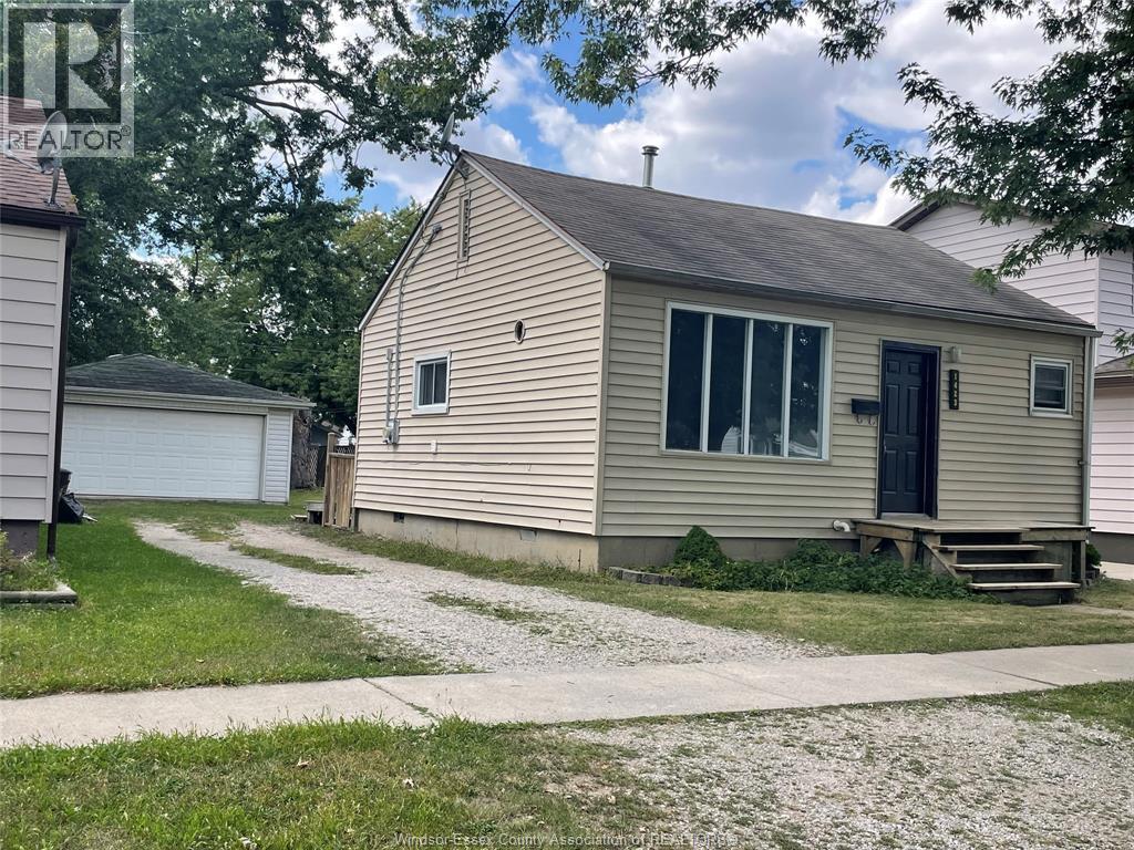 2-bedroom Single Family at 1423 Aubin Road, Windsor — photograph 2