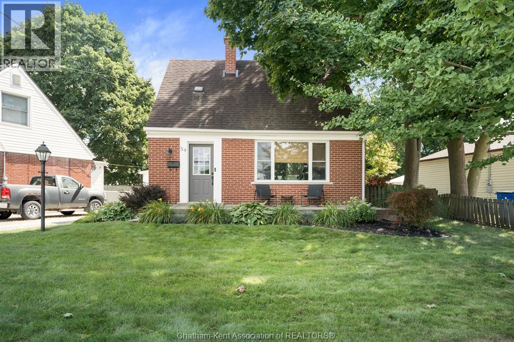 2-bedroom Single Family at 54 Sunnyside Avenue, Chatham — primary photograph