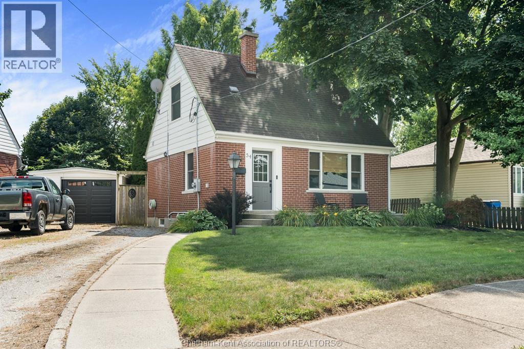 2-bedroom Single Family at 54 Sunnyside Avenue, Chatham — photograph 2