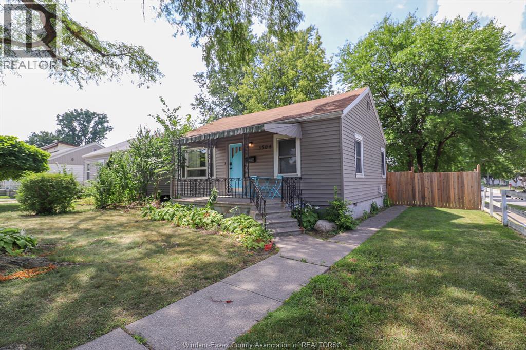 Single Family — 3504 Barrymore, Windsor, Ontario