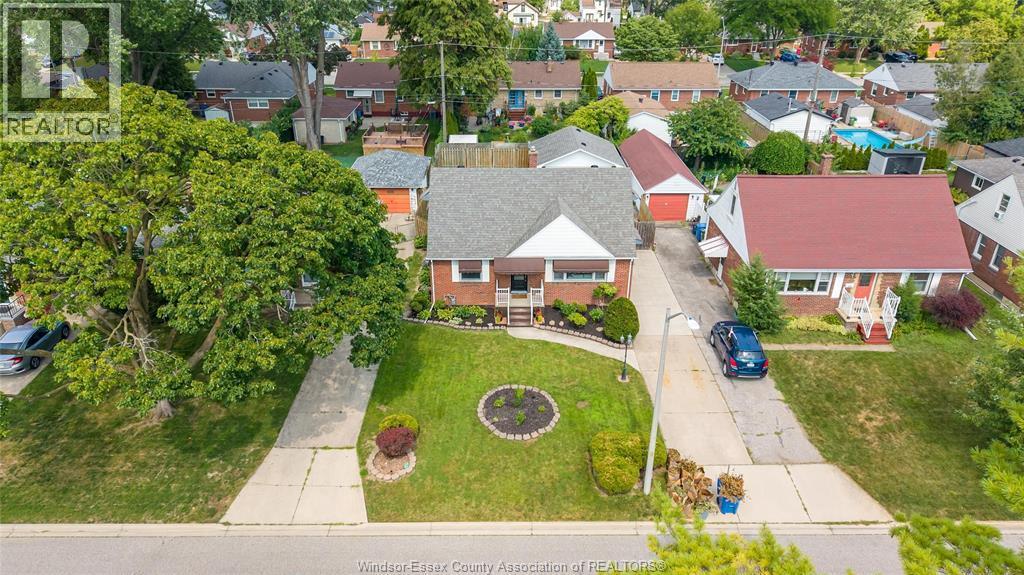 3-bedroom Single Family at 1030 Isabelle Place, Windsor — photograph 3