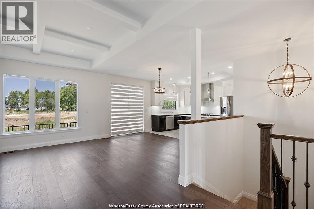 6-bedroom Single Family at 510 Veneto Street, Lakeshore — photograph 2