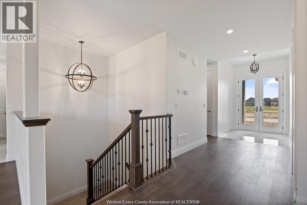6-bedroom Single Family at 510 Veneto Street, Lakeshore — photograph 3