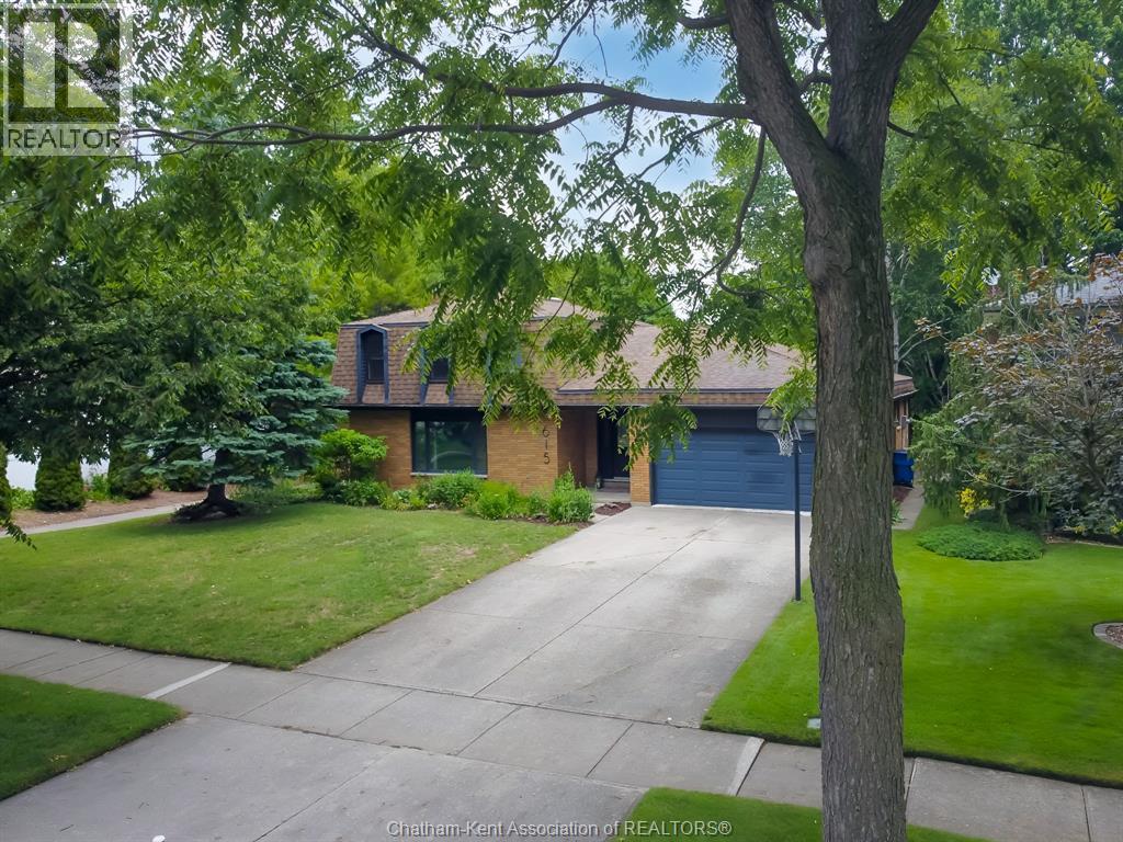 Single Family — 615 Lacroix Street, Chatham, Ontario