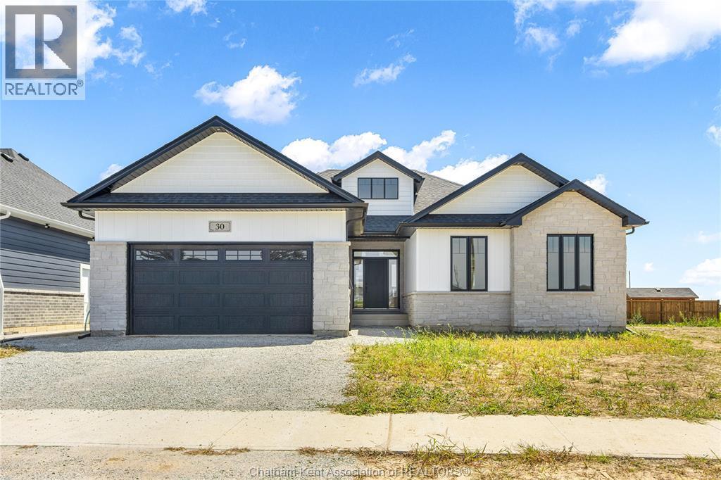 5-bedroom Single Family at 30 Rosewood Crescent, Chatham — photograph 2