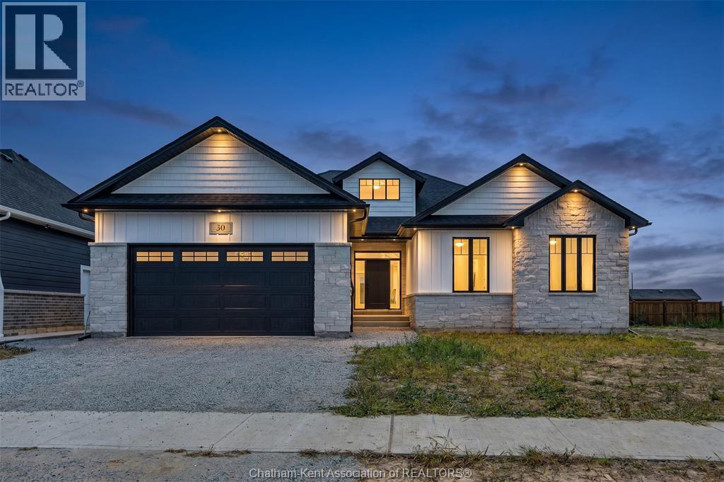 5-bedroom Single Family at 30 Rosewood Crescent, Chatham — photograph 3