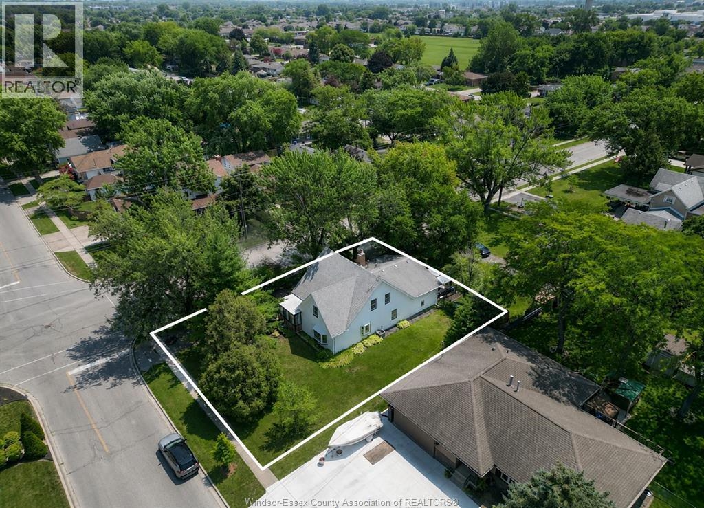 Single Family — 12437 St Thomas, Tecumseh, Ontario