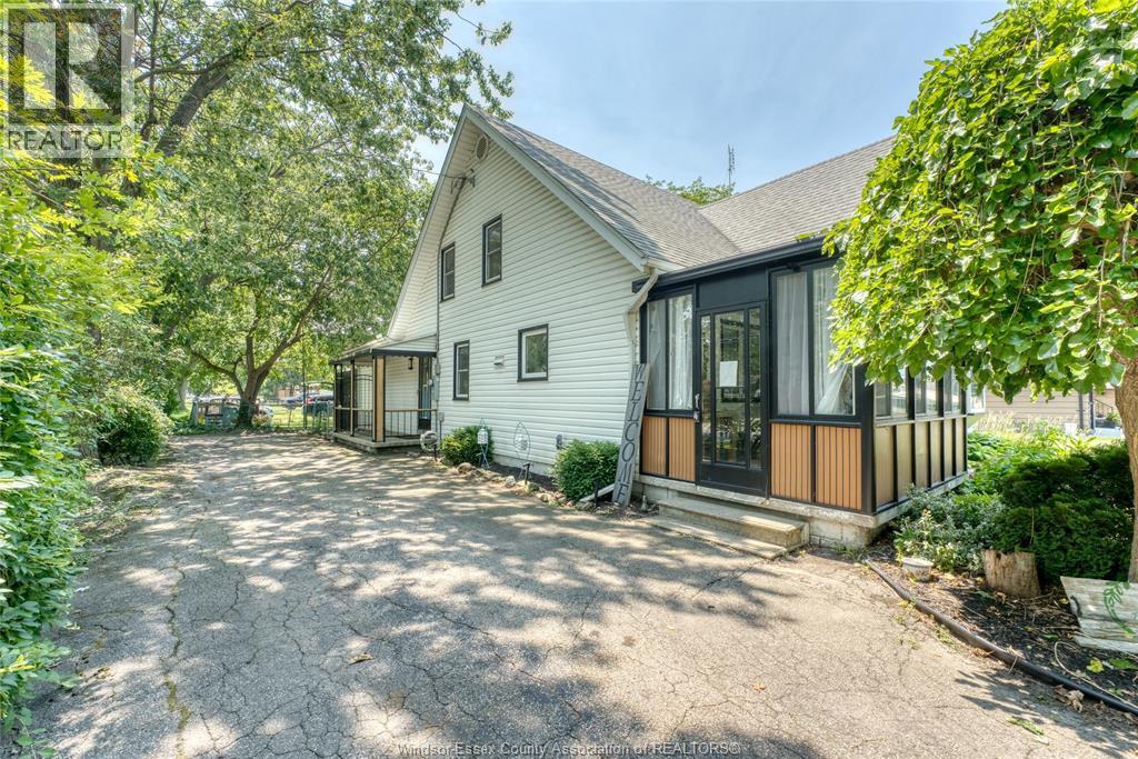 5-bedroom Single Family at 12437 St Thomas, Tecumseh — photograph 3