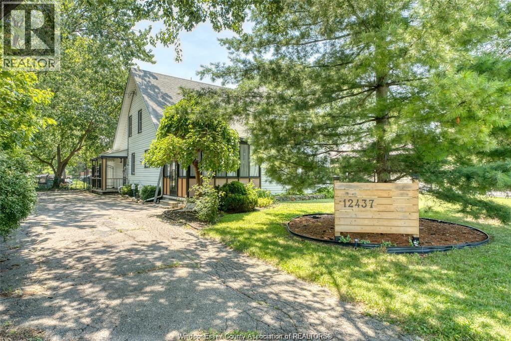 5-bedroom Single Family at 12437 St Thomas, Tecumseh — photograph 2