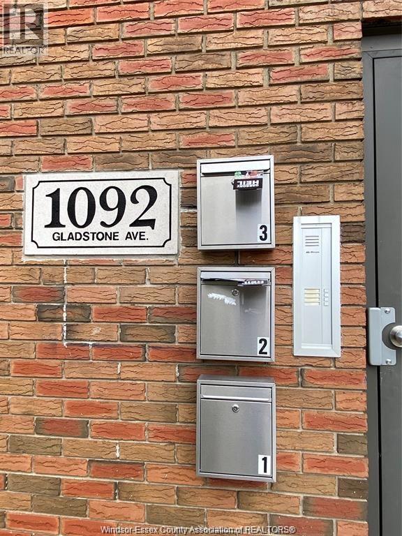 2-bedroom Single Family at 1092 Gladstone Avenue #1, Windsor — photograph 3